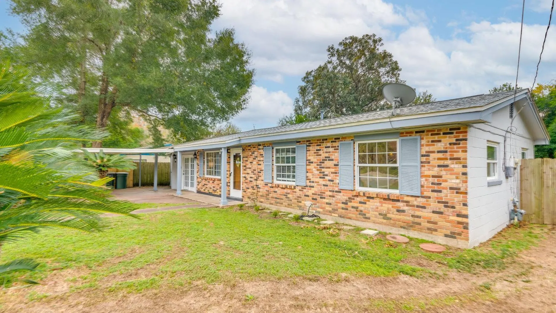 Foosball Games And Al Fresco Dining Pensacola Home! 0*,  United States