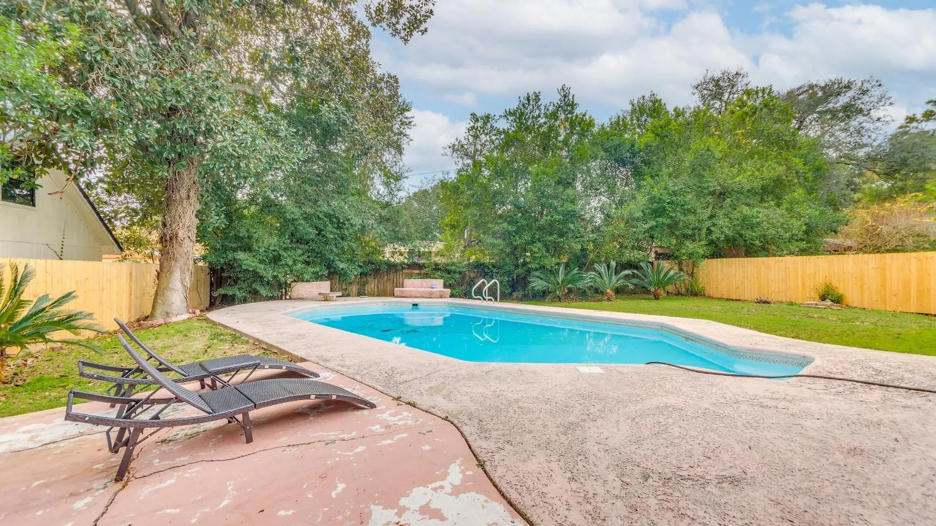 Holiday home Foosball Games And Al Fresco Dining Pensacola Home!